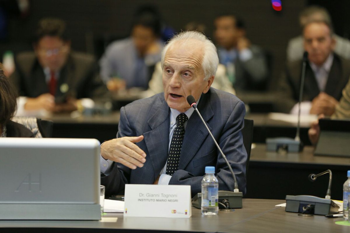 Conferencia del Dr. Gianni Tognoni